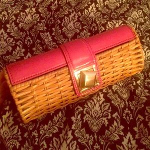 Chic Michael Kors Wicker Clutch 👛