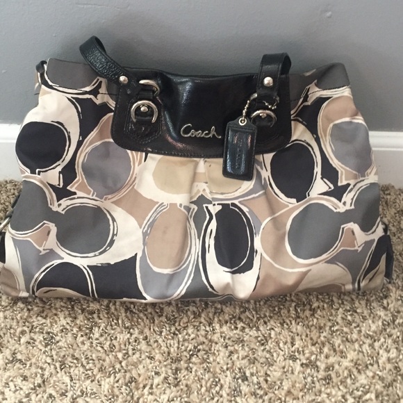 Coach purse. Needs a cleaning.