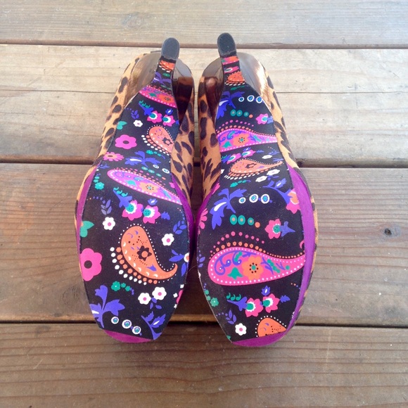 Bestseyville Leopard Print Heels - Picture 4 of 4