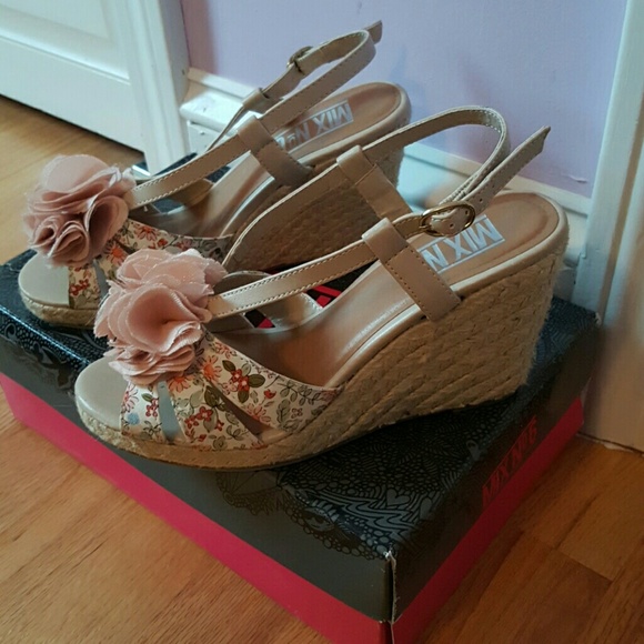 Wedge sandals - Picture 2 of 2