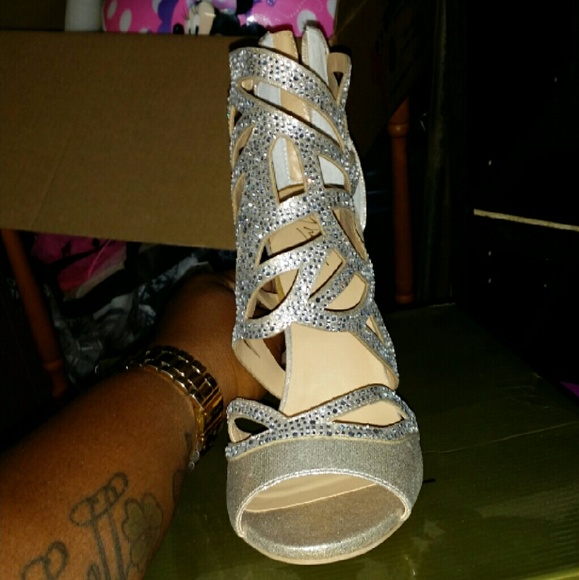 Shoes - Picture 2 of 3