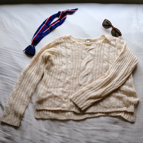 Forever21 Knit sweater ivory with gift