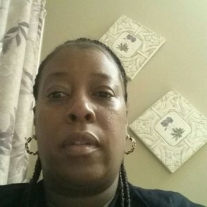 Meet your Posher, Lorraine