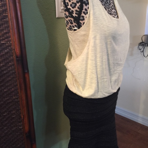 Chelsea & Violet - Picture 2 of 2