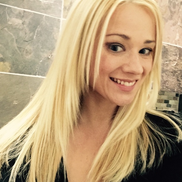 Meet your Posher, Kelli - Picture 2 of 2