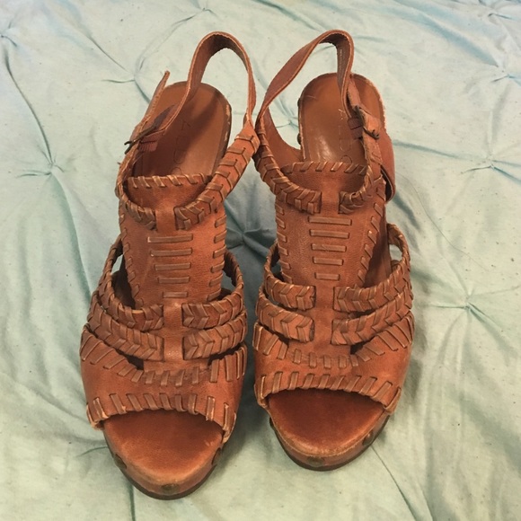 Aldo leather distressed wedges