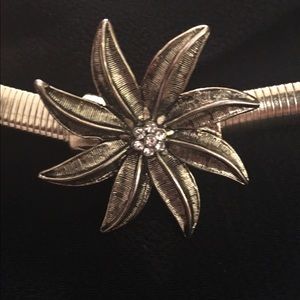 Anthropologie Gold Flower Detail Belt