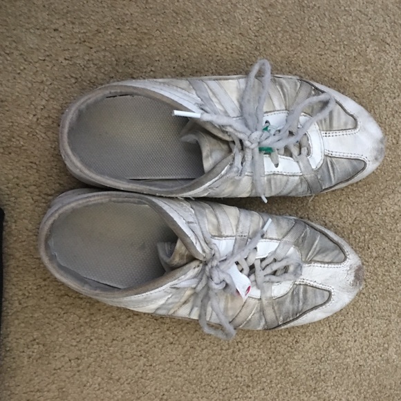 Infinity cheer shoes