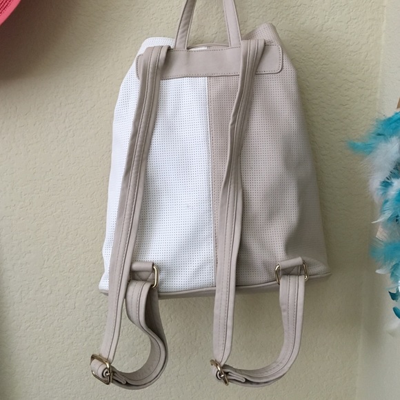 Backpack - Picture 2 of 3