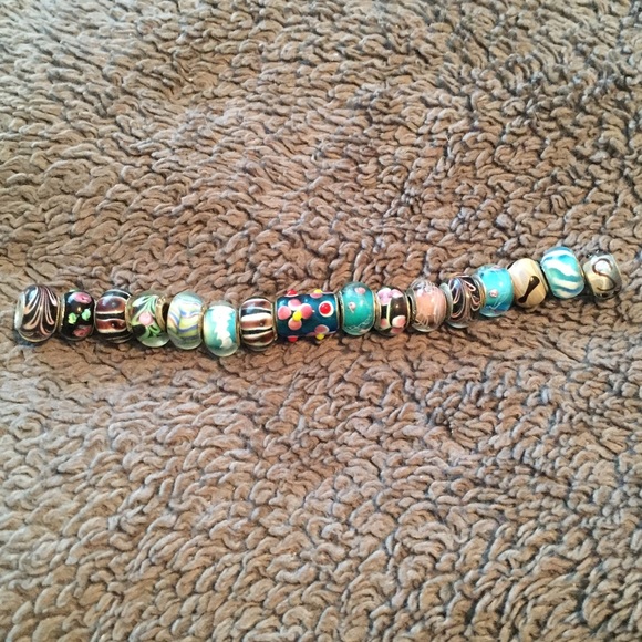Lot of 16 slide-on charms