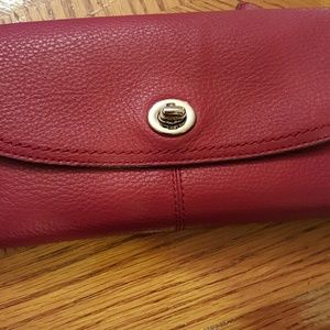 coach wallet used just a couple of times great co