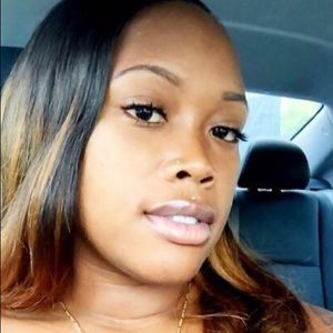 Meet your Posher, Dominique