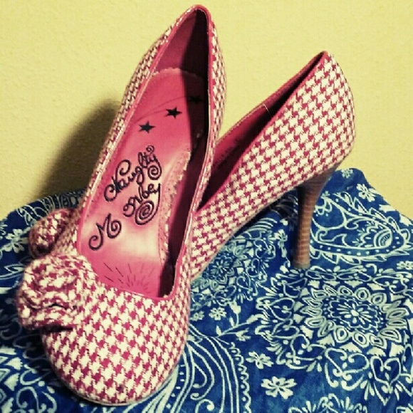 naughty monkey Shoes - Naughty Monkey red and white check heels 8 EUC