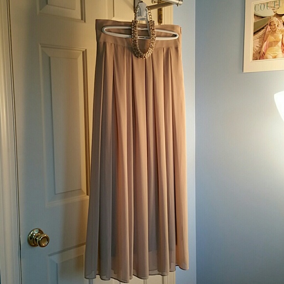 Maxi box-pleat skirt