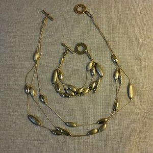 Monet golden necklace