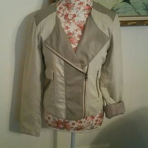 EUC. Cute Jacket! Great colors for any season.