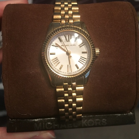 Beautiful gold Michael Kors watch!