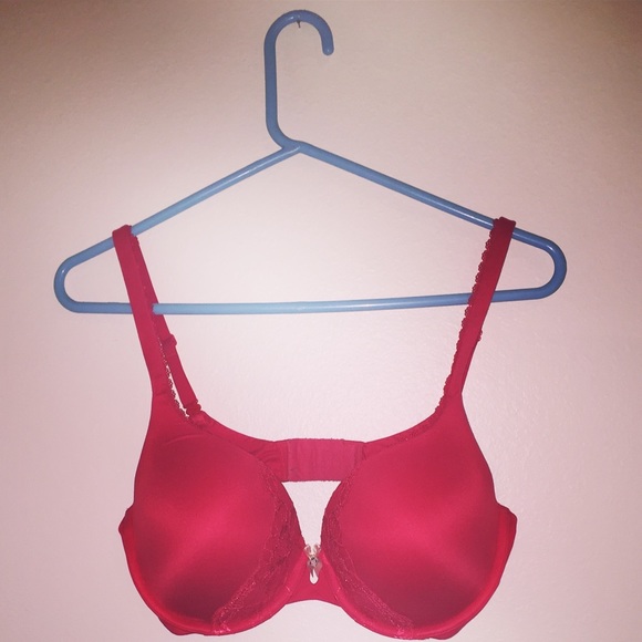 34DD red bra - body by Victoria's Secret