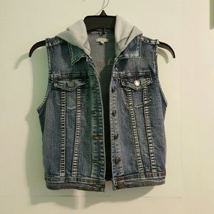 ChiQle Sleeveless Denim Jacket - New w/o tag