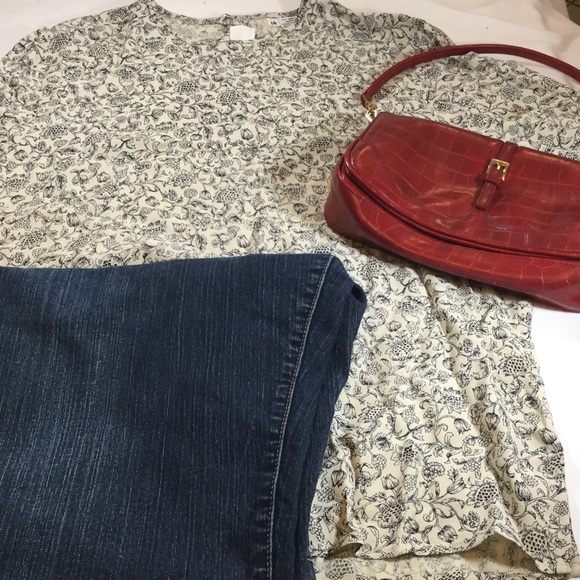 Floral Blouse sold - Picture 3 of 5