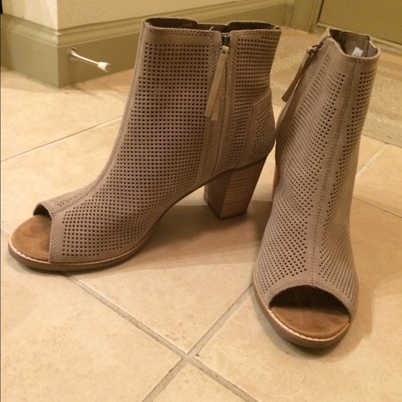 TOMS "Majorca" Suede Boots