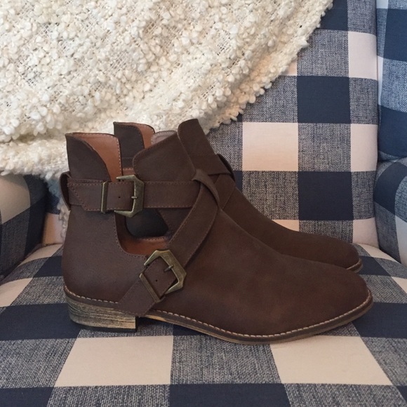 Classic brown booties