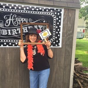 Meet your Posher, Gloria