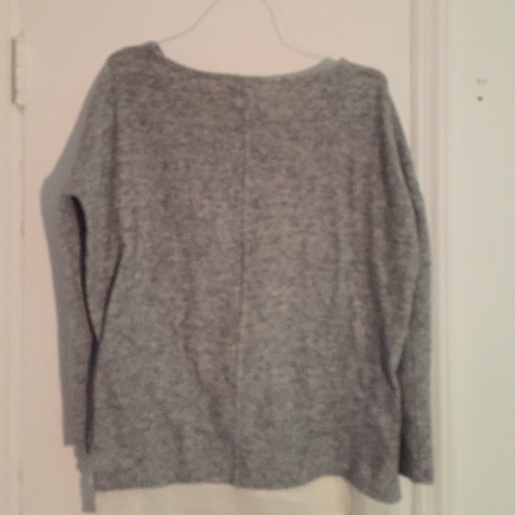 Grey sweater with white mesh bottom - Picture 2 of 2