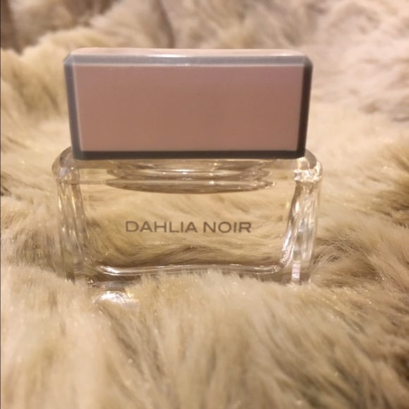 Givenchy Dahlia Noir Miniature.