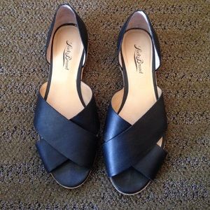 Lucky Brand leather flat sandals