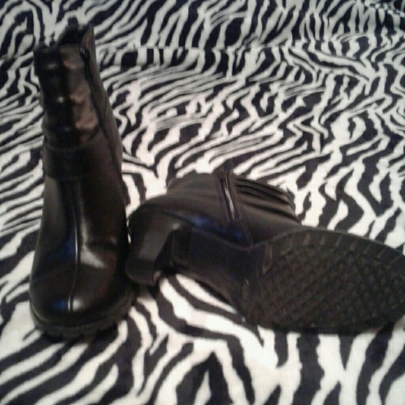 A2 booties - Picture 2 of 3