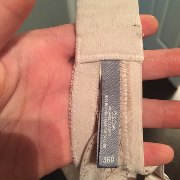 Pink lace bra - Picture 2 of 2