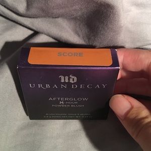 Urban Decay 8 hour powder blush Score