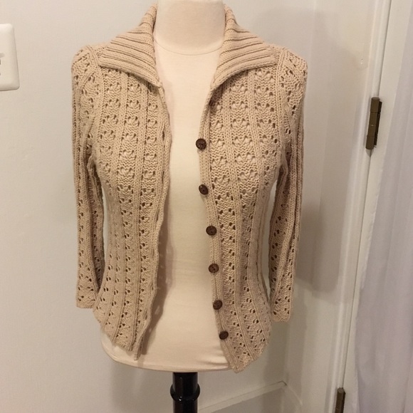 Perfect fall lightweight sweater.