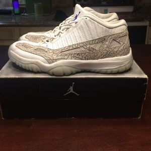 Jordan 11 Retro Low