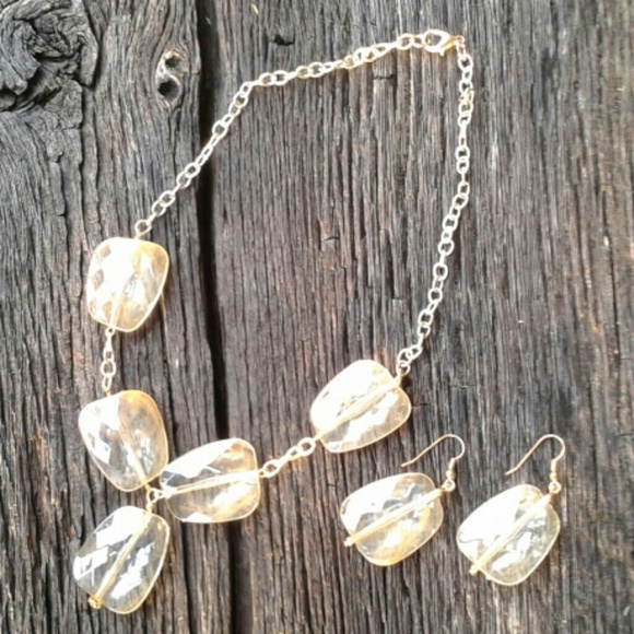 Necklace and earring set