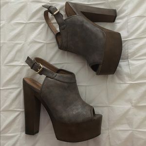Chunky heel