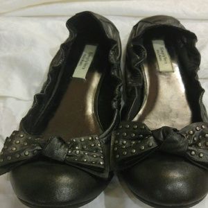 Simply Vera Vera Wang Gunmetal Gray Flats W/ Bow
