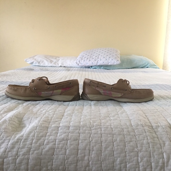 Sperry - Picture 2 of 4