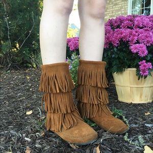 Size 9 Minnetonka Tall Tan Fringe Boots