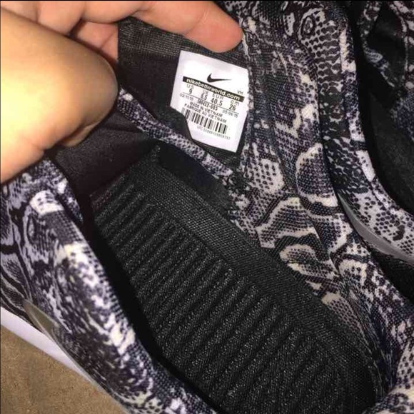 Women's Nike roshe 9 - Picture 2 of 2