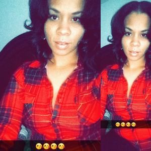 Meet your Posher, Mona