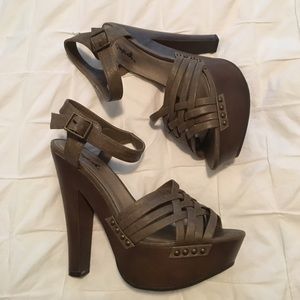 Chunky platform sandal