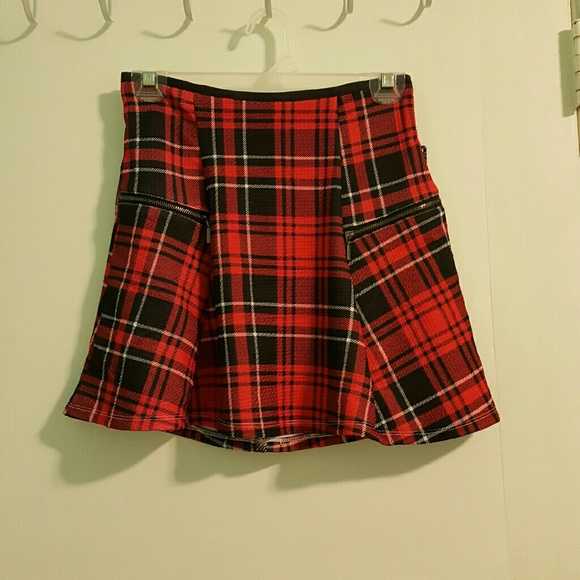 Stoosh Plaid Red Skirt - New with tags