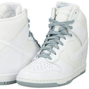 Nike Dunk Sky Hi sneaker