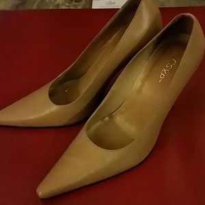 RSVP closed toe camel pumps