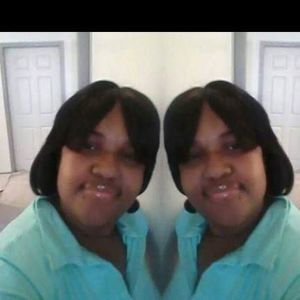 Meet your Posher, Ikia