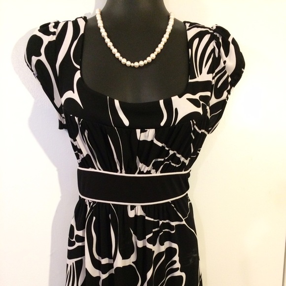 Black and white dressy top