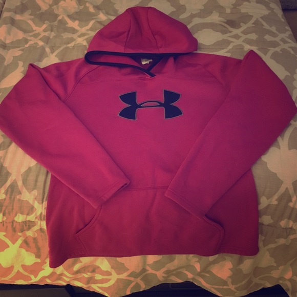 Woman's Under Armor Sweatshirt