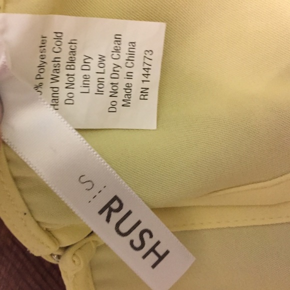 Yellow blouse with cap sleeves with lace - Picture 3 of 3